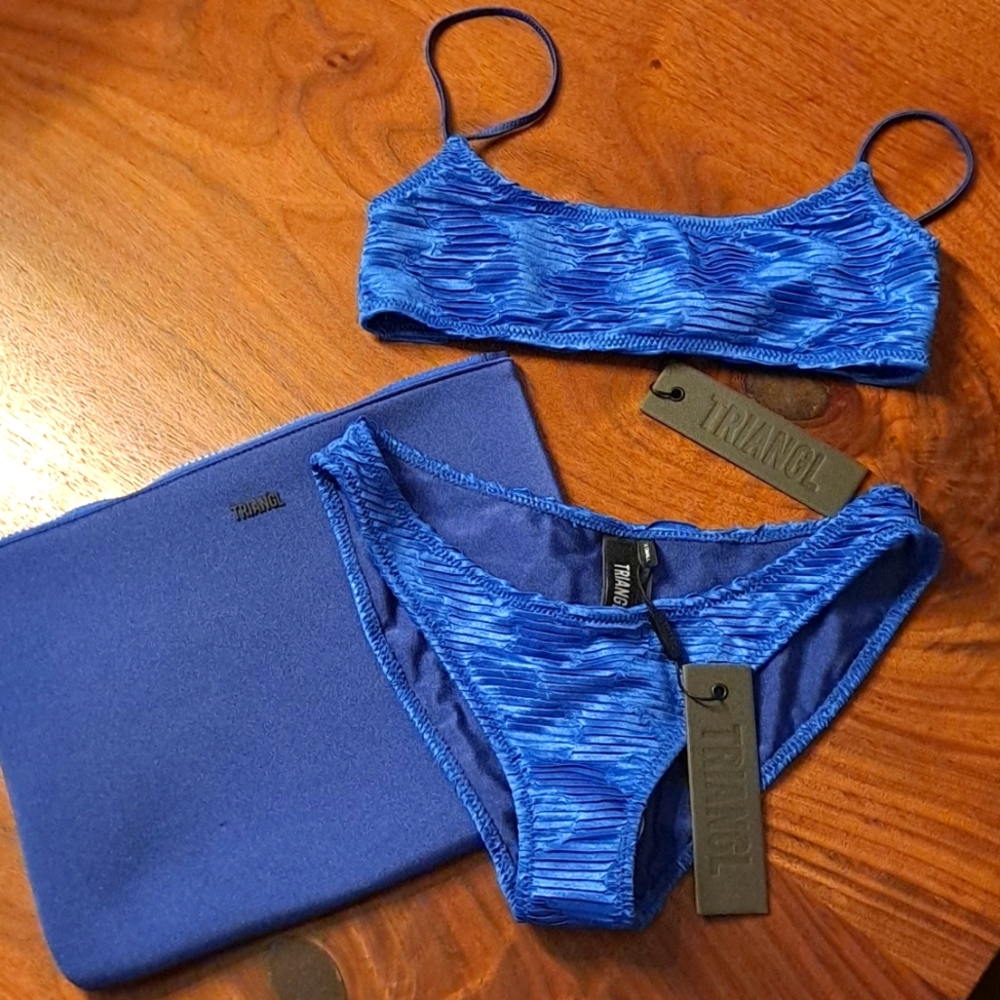 Triangl bathing suit, size xs, blue shimmer